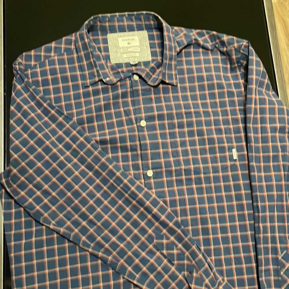 Quiksilver modern fit button up worn once size xl